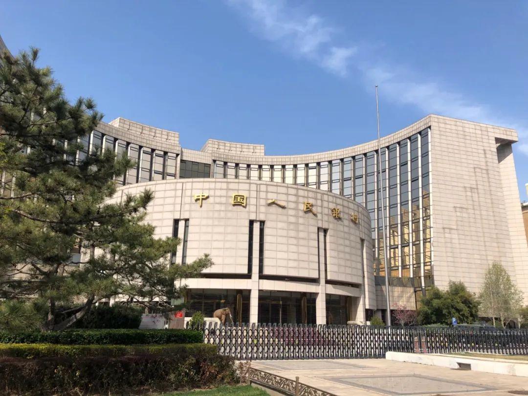 央行将开展7000亿元买断式逆回购操作